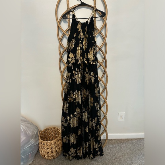 MSK
Metallic-Print Pleated Blouson Gown size 6 brand new - Picture 7 of 12